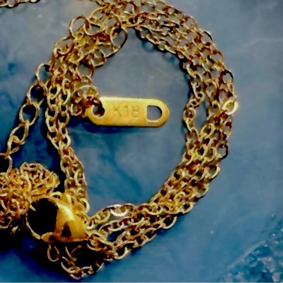 “Virgin de Guadelupe” Mary Mother of Pearl Carved Shell 18K Gold Locket Necklace - Picture 17 of 17